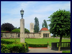 Oakes Garden Theatre, Sheraton and Casino Tower